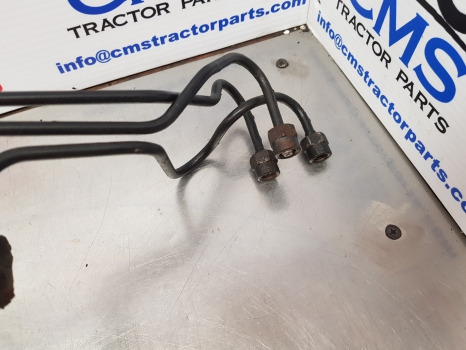 Case 5140, 5150, 5240, Fuel Injector Line Set, Pipes J909438, J903486, J903487, - 燃料系统:图5 Case 5140, 5150, 5240, Fuel Injector Line Set, Pipes J909438, J903486, J903487, - 燃料系统:图5