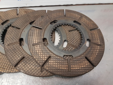 Claas Ares 836, Axion, Atles Series, Brake Disc Kit 6005028205, 0011443741 - 制动盘:图3 Claas Ares 836, Axion, Atles Series, Brake Disc Kit 6005028205, 0011443741 - 制动盘:图3