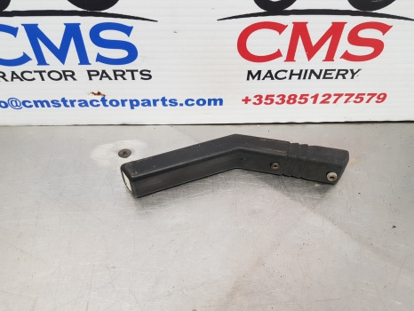 Fiat 130-90, 140-90, 115-90, 180-90, 160-90 Cab Handle Knob 5114837 - 驾驶室和内部:图1 Fiat 130-90, 140-90, 115-90, 180-90, 160-90 Cab Handle Knob 5114837 - 驾驶室和内部:图1
