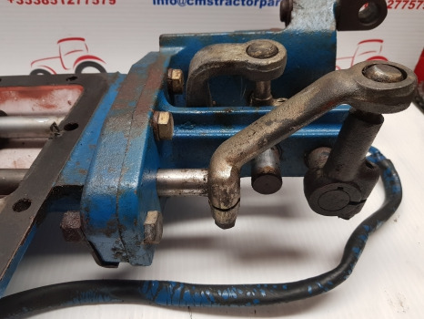 Ford 10 Series 6610, 7710, 7810, 7910, Transmission Gear Shift Cover E4nn7488aa - 变速箱:图4 Ford 10 Series 6610, 7710, 7810, 7910, Transmission Gear Shift Cover E4nn7488aa - 变速箱:图4