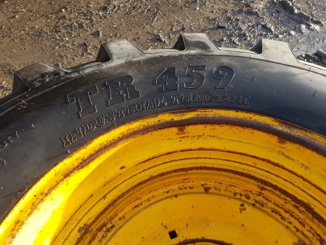 Ford 4550 Rear Wheel Rim And Tyre 18.4-26, 1 Inch Grip, 6 Inches Centre Hole - 车轮 适用于 拖拉机:图4 Ford 4550 Rear Wheel Rim And Tyre 18.4-26, 1 Inch Grip, 6 Inches Centre Hole - 车轮 适用于 拖拉机:图4