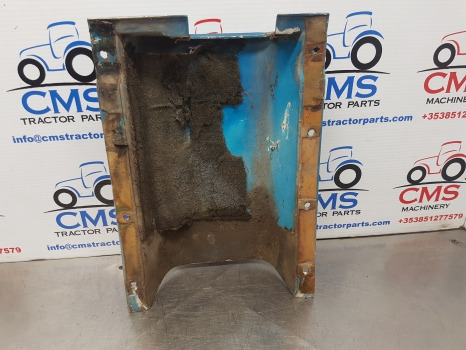 Ford 4610, 6610, 7710, 5610, 7410 Series Cab Steering Column Panel 83931786 - 驾驶室和内部:图5 Ford 4610, 6610, 7710, 5610, 7410 Series Cab Steering Column Panel 83931786 - 驾驶室和内部:图5