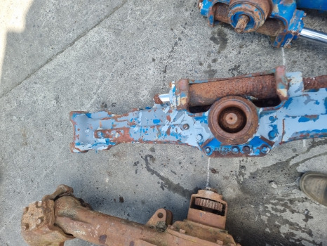 Ford 5030, 4830, 4130, Case Cx100 Front Axle Housing Beam 18980, Car128905 - 前轴:图3 Ford 5030, 4830, 4130, Case Cx100 Front Axle Housing Beam 18980, Car128905 - 前轴:图3