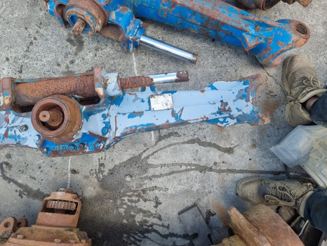 Ford 5030, 4830, 4130, Case Cx100 Front Axle Housing Beam 18980, Car128905 - 前轴:图2 Ford 5030, 4830, 4130, Case Cx100 Front Axle Housing Beam 18980, Car128905 - 前轴:图2