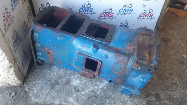 Ford 5610, 7610, 6610, 7710, 7810, 7910, 8210 Transmission Housing E2nn7006ea - 变速箱:图1 Ford 5610, 7610, 6610, 7710, 7810, 7910, 8210 Transmission Housing E2nn7006ea - 变速箱:图1