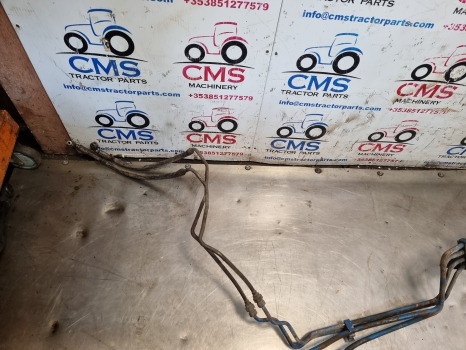 Ford 5640, 6640, 7740, Transmission Oil Cooler And Steering Pipes F0nn7a031ba - 前轴:图4 Ford 5640, 6640, 7740, Transmission Oil Cooler And Steering Pipes F0nn7a031ba - 前轴:图4
