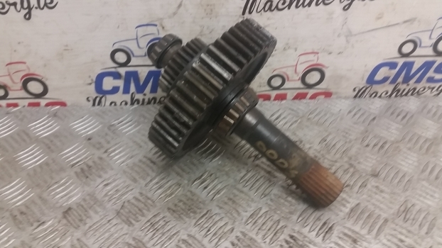 Ford 6610 ,10 S Transmission Shaft C9nn7n071b And Gear (49t) 83960022, C5nn7146a - 传动装置 适用于 拖拉机:图1 Ford 6610 ,10 S Transmission Shaft C9nn7n071b And Gear (49t) 83960022, C5nn7146a - 传动装置 适用于 拖拉机:图1