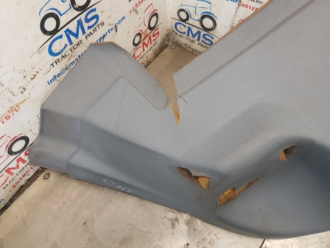 Ford 6640, 7840, 7740, 5640, 8240, 8340 Cab Interior Mat Panel 82002585 - 驾驶室和内部:图3 Ford 6640, 7840, 7740, 5640, 8240, 8340 Cab Interior Mat Panel 82002585 - 驾驶室和内部:图3