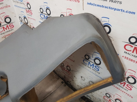 Ford 6640, 7840, 7740, 5640, 8240, 8340 Cab Interior Mat Panel 82002585 - 驾驶室和内部:图4 Ford 6640, 7840, 7740, 5640, 8240, 8340 Cab Interior Mat Panel 82002585 - 驾驶室和内部:图4