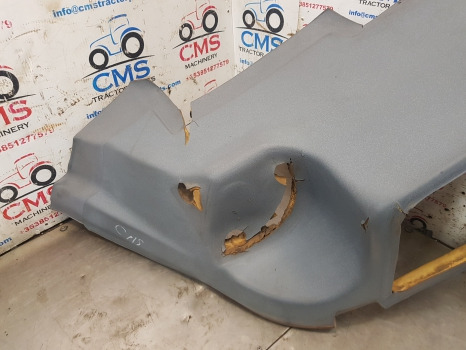 Ford 6640, 7840, 7740, 5640, 8240, 8340 Cab Interior Mat Panel 82002585 - 驾驶室和内部:图2 Ford 6640, 7840, 7740, 5640, 8240, 8340 Cab Interior Mat Panel 82002585 - 驾驶室和内部:图2