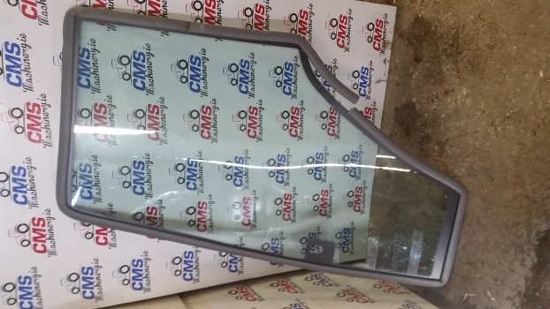 Ford New Holland 40, 60, M, Tl, Ts Series Cab Door Glass Right 82000367 - 车门及其零件 适用于 拖拉机:图2 Ford New Holland 40, 60, M, Tl, Ts Series Cab Door Glass Right 82000367 - 车门及其零件 适用于 拖拉机:图2