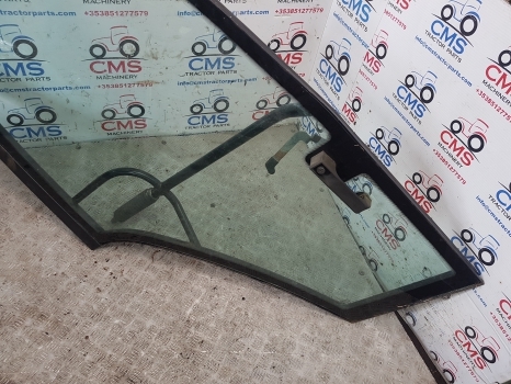 Ford New Holland 40, 60, Ts 8340 Cab Door Rhs 82002446, 82006664, 82000367 - 车门及其零件:图2 Ford New Holland 40, 60, Ts 8340 Cab Door Rhs 82002446, 82006664, 82000367 - 车门及其零件:图2