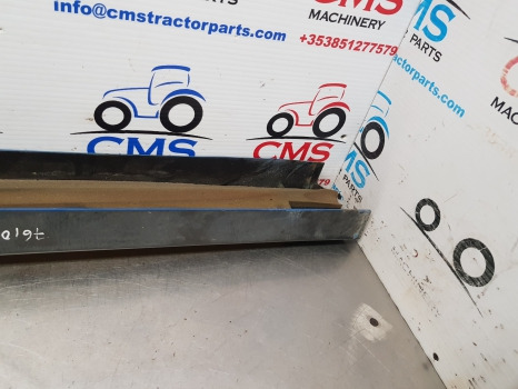 驾驶室和内部 Ford Super Q 10 , 30  And Tw Series Right Hand Side Pillar Molding 83986653:图6 驾驶室和内部 Ford Super Q 10 , 30  And Tw Series Right Hand Side Pillar Molding 83986653:图6