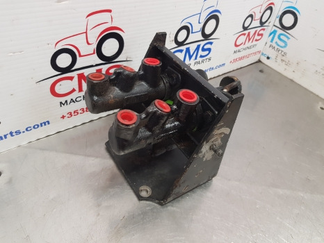International Case 885 Xl, 85, Case 4200, Brake Master Cylinder 1287843c91 - 制动缸 适用于 农业机械:图2 International Case 885 Xl, 85, Case 4200, Brake Master Cylinder 1287843c91 - 制动缸 适用于 农业机械:图2
