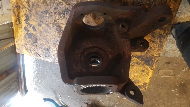 Jcb Fastrac 185-65 Front Axle Swivel Housing Lhs 454/05203, 454/05202, 454/05201 - 前轴 适用于 拖拉机:图3 Jcb Fastrac 185-65 Front Axle Swivel Housing Lhs 454/05203, 454/05202, 454/05201 - 前轴 适用于 拖拉机:图3
