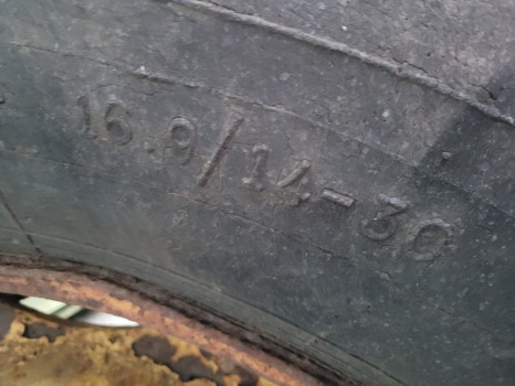 John Deere 2130 Rear Wheel Rim And Tyre 16.9/14-30, R30, At30619 - 车轮:图4 John Deere 2130 Rear Wheel Rim And Tyre 16.9/14-30, R30, At30619 - 车轮:图4