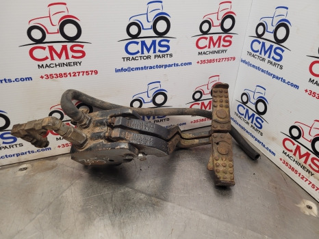 John Deere 3050, 3350, 3040 Sg2 Cab Brake Master Cylinder, Pedal Kit Al33145 - 制动零件 适用于 农业机械:图1 John Deere 3050, 3350, 3040 Sg2 Cab Brake Master Cylinder, Pedal Kit Al33145 - 制动零件 适用于 农业机械:图1