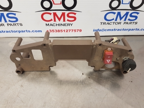 John Deere 6115m, 7330, 7520, 6195m Instrument Panel Bracket R110366, L175476 - 仪表板 适用于 拖拉机:图1 John Deere 6115m, 7330, 7520, 6195m Instrument Panel Bracket R110366, L175476 - 仪表板 适用于 拖拉机:图1