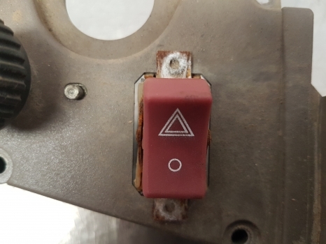 John Deere 6115m, 7330, 7520, 6195m Instrument Panel Bracket R110366, L175476 - 仪表板 适用于 拖拉机:图5 John Deere 6115m, 7330, 7520, 6195m Instrument Panel Bracket R110366, L175476 - 仪表板 适用于 拖拉机:图5