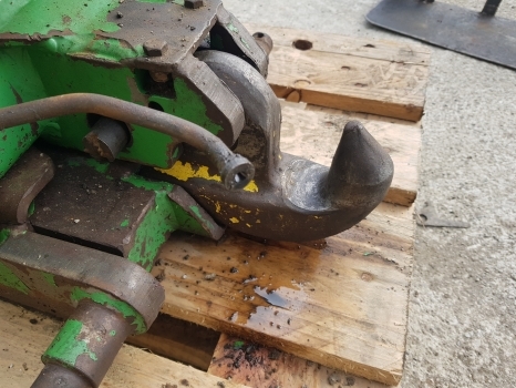 John Deere 6920, 6820, 6810, 6910 Pick Up Hitch Frame Al229594, Al220949 - 快速耦合器 适用于 农业机械:图2 John Deere 6920, 6820, 6810, 6910 Pick Up Hitch Frame Al229594, Al220949 - 快速耦合器 适用于 农业机械:图2