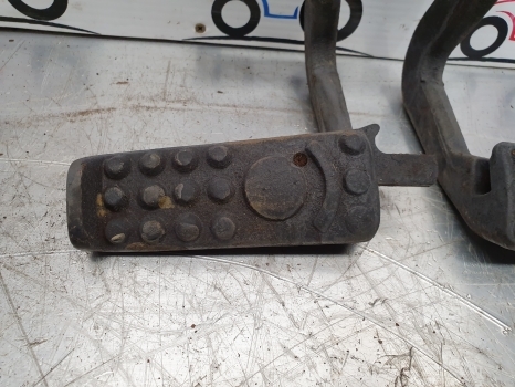 John Deere Brake Pedals For Sg2 Cab R75715, R75716,  Ar102305, Ar102306 - 踏板 适用于 拖拉机:图2 John Deere Brake Pedals For Sg2 Cab R75715, R75716,  Ar102305, Ar102306 - 踏板 适用于 拖拉机:图2