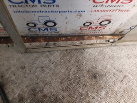 Massey Ferguson 50b Cab Side Window, Frame And 1 Glass 000000 - 车窗及其零件 适用于 反铲装载机:图5 Massey Ferguson 50b Cab Side Window, Frame And 1 Glass 000000 - 车窗及其零件 适用于 反铲装载机:图5