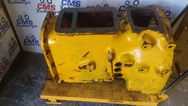 Massey Ferguson 50b Transmission Gearbox Housing 52380m2 - 变速箱及其零件 适用于 反铲装载机:图1 Massey Ferguson 50b Transmission Gearbox Housing 52380m2 - 变速箱及其零件 适用于 反铲装载机:图1