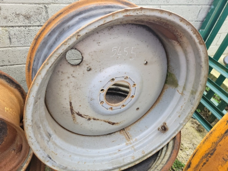 Massey Ferguson 5445, 5460, 5455, 5712, 5465, 6480 Rear Wheel Rim Pair W15 X 34 - 轮圈 适用于 农业机械:图3 Massey Ferguson 5445, 5460, 5455, 5712, 5465, 6480 Rear Wheel Rim Pair W15 X 34 - 轮圈 适用于 农业机械:图3