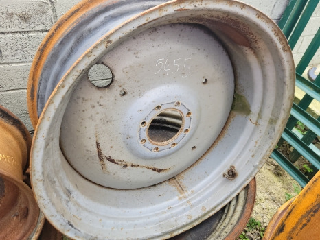 Massey Ferguson 5445, 5460, 5455, 5712, 5465, 6480 Rear Wheel Rim Pair W15 X 34 - 轮圈 适用于 农业机械:图1 Massey Ferguson 5445, 5460, 5455, 5712, 5465, 6480 Rear Wheel Rim Pair W15 X 34 - 轮圈 适用于 农业机械:图1