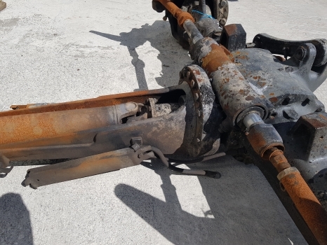 Massey Ferguson 7719s Front Axle Suspension Bracket Assy 4391065m91, 4391065m91 - 悬挂系统 适用于 拖拉机:图2 Massey Ferguson 7719s Front Axle Suspension Bracket Assy 4391065m91, 4391065m91 - 悬挂系统 适用于 拖拉机:图2