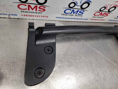 New Holland Case Steyr T6.145,t6, T7, Mxu, Maxxum T6.180 Door Hinge Lhs 87301643 - 车门及其零件:图1 New Holland Case Steyr T6.145,t6, T7, Mxu, Maxxum T6.180 Door Hinge Lhs 87301643 - 车门及其零件:图1