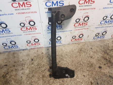 New Holland Case Steyr T6.180 T6, T7, Mxu, Maxxum T6.180 Door Hinge Rhs 87301647 - 车门及其零件:图1 New Holland Case Steyr T6.180 T6, T7, Mxu, Maxxum T6.180 Door Hinge Rhs 87301647 - 车门及其零件:图1