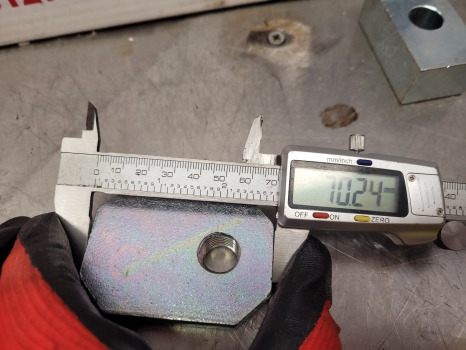 New Holland Case Tm, Mxm, T6, T7, Tsa, T7000, Maxxum, Puma Fan Weight Lock Plate Kit 82012443 - 对重装置:图5 New Holland Case Tm, Mxm, T6, T7, Tsa, T7000, Maxxum, Puma Fan Weight Lock Plate Kit 82012443 - 对重装置:图5