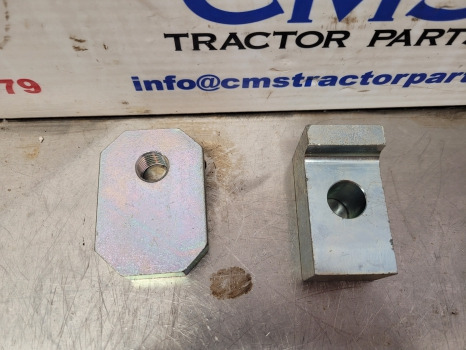 New Holland Case Tm, Mxm, T6, T7, Tsa, T7000, Maxxum, Puma Fan Weight Lock Plate Kit 82012443 - 对重装置:图2 New Holland Case Tm, Mxm, T6, T7, Tsa, T7000, Maxxum, Puma Fan Weight Lock Plate Kit 82012443 - 对重装置:图2