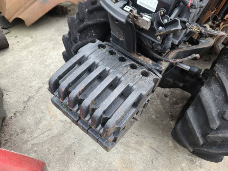New Holland T4, T4000, Tn T4.90 V Case Quantum Series Front Weight Kit 5199312, - 对重装置:图1 New Holland T4, T4000, Tn T4.90 V Case Quantum Series Front Weight Kit 5199312, - 对重装置:图1