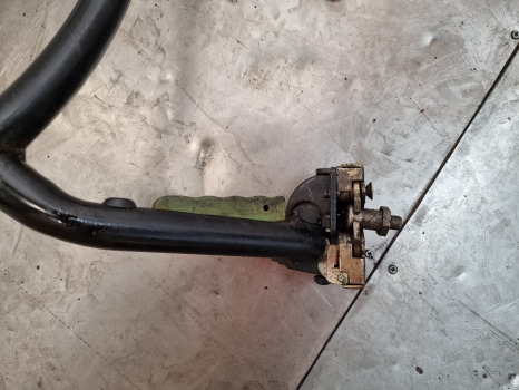 New Holland T7000, T5, T6, Mxu, Puma, Door Handle Rhs 87303632, 82031965 - 车门及其零件:图5 New Holland T7000, T5, T6, Mxu, Puma, Door Handle Rhs 87303632, 82031965 - 车门及其零件:图5