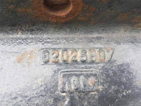 New Holland Tm, Ts, 60 Series Main Weight Carrier Block 82026907, 82014593 - 对重装置 适用于 农业机械:图4 New Holland Tm, Ts, 60 Series Main Weight Carrier Block 82026907, 82014593 - 对重装置 适用于 农业机械:图4