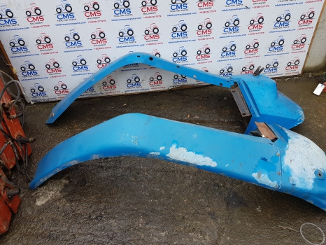 New Holland Tm, Ts, Tl, 60, 40, 35 Series, Cab Mudguard Kit 82007495, 82007496 - 挡泥板:图1 New Holland Tm, Ts, Tl, 60, 40, 35 Series, Cab Mudguard Kit 82007495, 82007496 - 挡泥板:图1