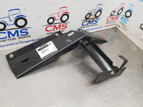New Holland Tm, Ts, Tl, 60, 40 Series, Mudguard Extension Support Rhs 82029985 - 挡泥板:图2 New Holland Tm, Ts, Tl, 60, 40 Series, Mudguard Extension Support Rhs 82029985 - 挡泥板:图2