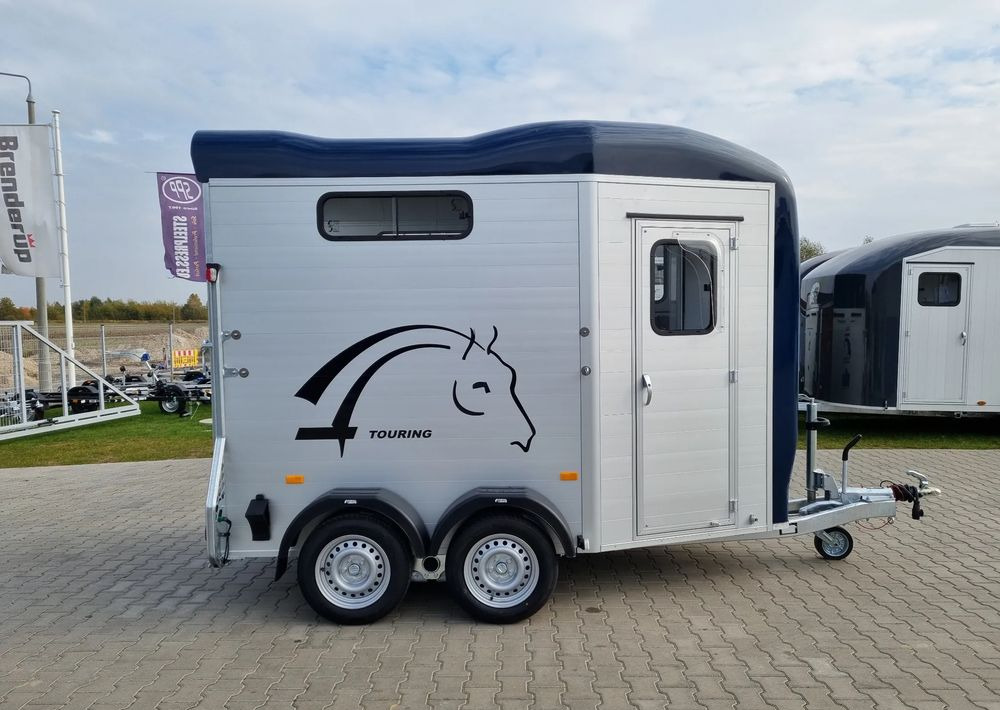 CHEVAL LIBERTÉ Touring Country + siodlarnia | przyczepa dla dwóch koni z rampą z przodu | 2000 kg DMC - 马拖车:图4 CHEVAL LIBERTÉ Touring Country + siodlarnia | przyczepa dla dwóch koni z rampą z przodu | 2000 kg DMC - 马拖车:图4