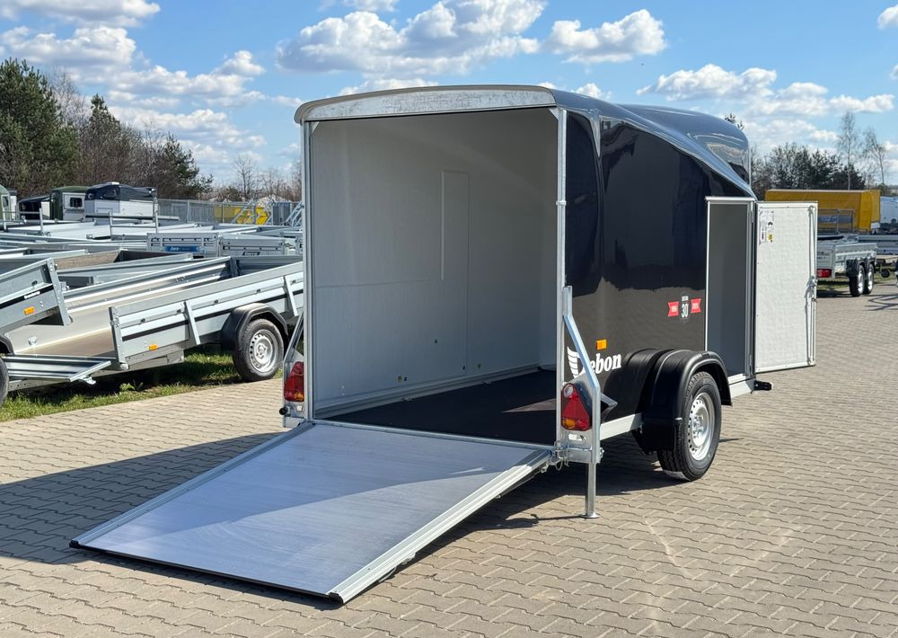 DEBON Cargo 1300 + drzwi boczne | 300 x 150 x 170 cm / 750 - 1300 kg DMC - 封闭厢式拖车:图5 DEBON Cargo 1300 + drzwi boczne | 300 x 150 x 170 cm / 750 - 1300 kg DMC - 封闭厢式拖车:图5