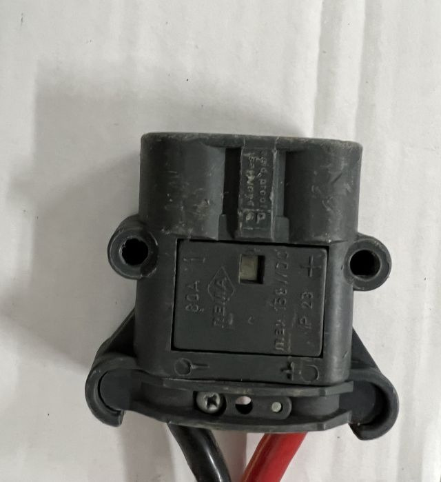 Hoppecke unknown | Trak mini 24V30A 230v Year unknown 80A Rema battery connecto Trak mini 24V30A 230v Year unknown 80A Rema battery connector - 电池 适用于 材料装卸设备:图3 Hoppecke unknown | Trak mini 24V30A 230v Year unknown 80A Rema battery connecto Trak mini 24V30A 230v Year unknown 80A Rema battery connector - 电池 适用于 材料装卸设备:图3