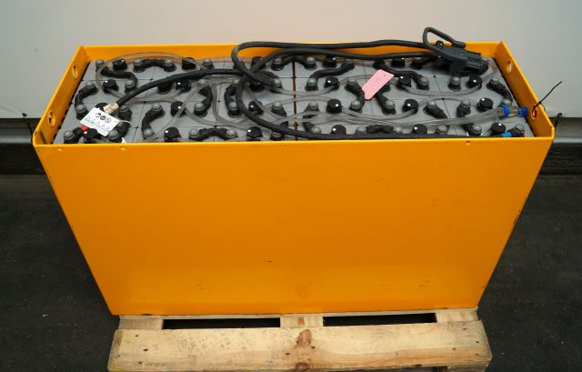 Jungheinrich unknown | Battery 48V775Ah 05-EPZS775SC Year 2024 weight 1135 kg sn - 电池 适用于 材料装卸设备:图1 Jungheinrich unknown | Battery 48V775Ah 05-EPZS775SC Year 2024 weight 1135 kg sn - 电池 适用于 材料装卸设备:图1