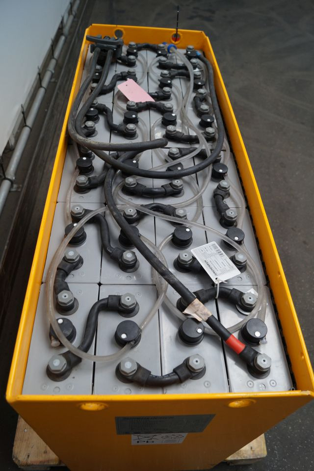 Jungheinrich unknown | Battery 48V775Ah 05-EPZS775SC Year 2024 weight 1135 kg sn - 电池 适用于 材料装卸设备:图2 Jungheinrich unknown | Battery 48V775Ah 05-EPZS775SC Year 2024 weight 1135 kg sn - 电池 适用于 材料装卸设备:图2