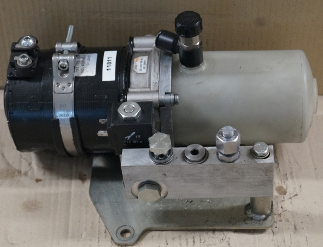 Linde 003810886 | pump unit 24V 1,2KW pump unit 24V 1,2KW - 液压泵 适用于 材料装卸设备:图1 Linde 003810886 | pump unit 24V 1,2KW pump unit 24V 1,2KW - 液压泵 适用于 材料装卸设备:图1
