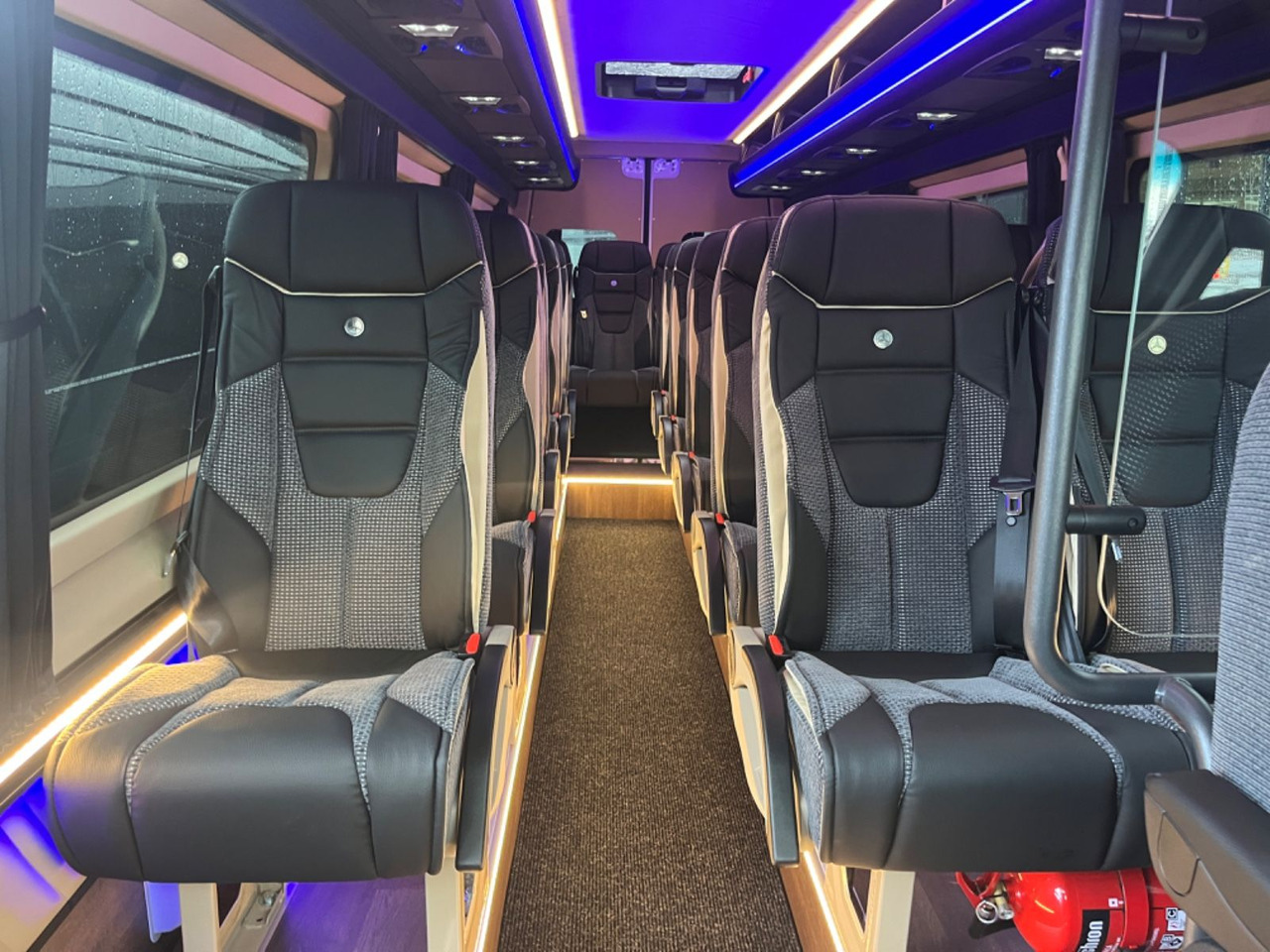 Mercedes-Benz Sprinter 519 AWD 4x4 TOURIST / 21 to 24 Seats - 小型巴士, 小型客车:图4 Mercedes-Benz Sprinter 519 AWD 4x4 TOURIST / 21 to 24 Seats - 小型巴士, 小型客车:图4