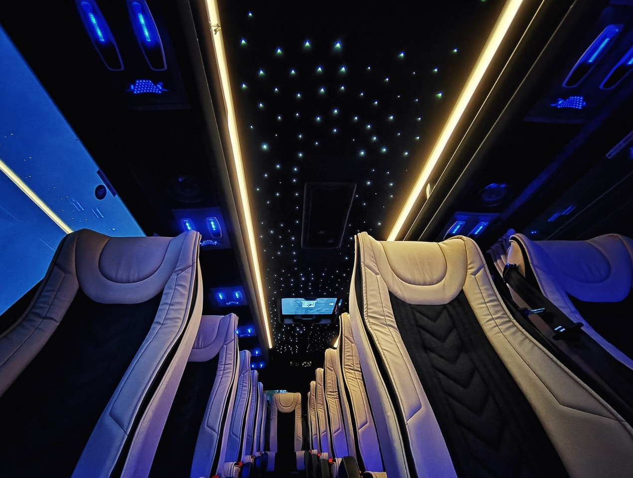 Mercedes-Benz Sprinter 519 XL /19+1+1/Luxury Bus /Coming Soon! Mercedes-Benz Sprinter 519 XL /19+1+1/Luxury /Panorama Windows - 小型巴士, 小型客车:图1 Mercedes-Benz Sprinter 519 XL /19+1+1/Luxury Bus /Coming Soon! Mercedes-Benz Sprinter 519 XL /19+1+1/Luxury /Panorama Windows - 小型巴士, 小型客车:图1