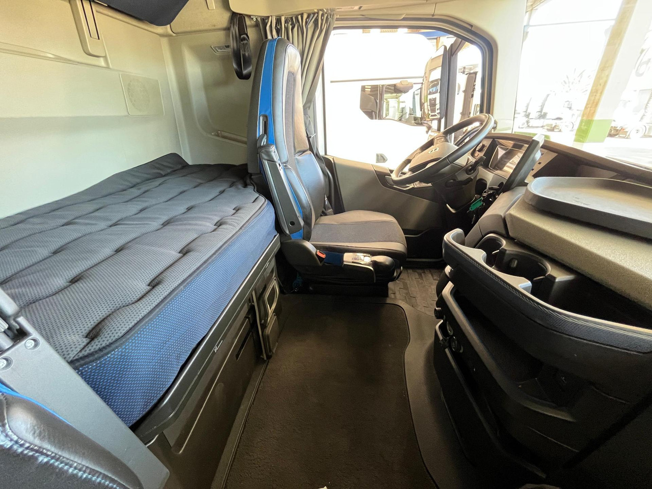 Volvo FH 460 Globetrotter XL i-Save I-ParkCool 租赁 Volvo FH 460 Globetrotter XL i-Save I-ParkCool：图8