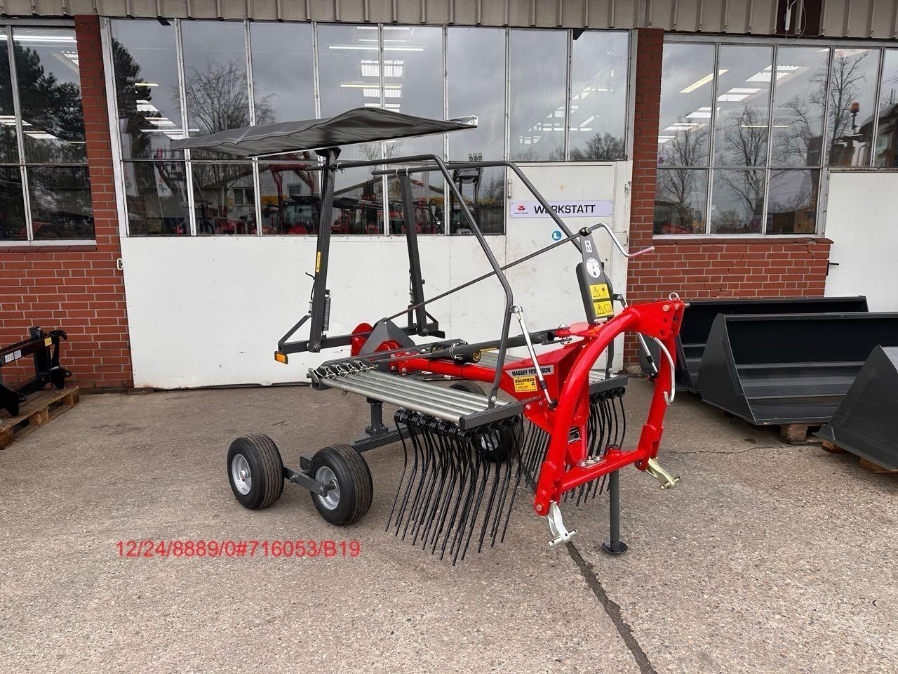 Massey Ferguson 361 DN - 翻草机/ 搂草机:图1 Massey Ferguson 361 DN - 翻草机/ 搂草机:图1