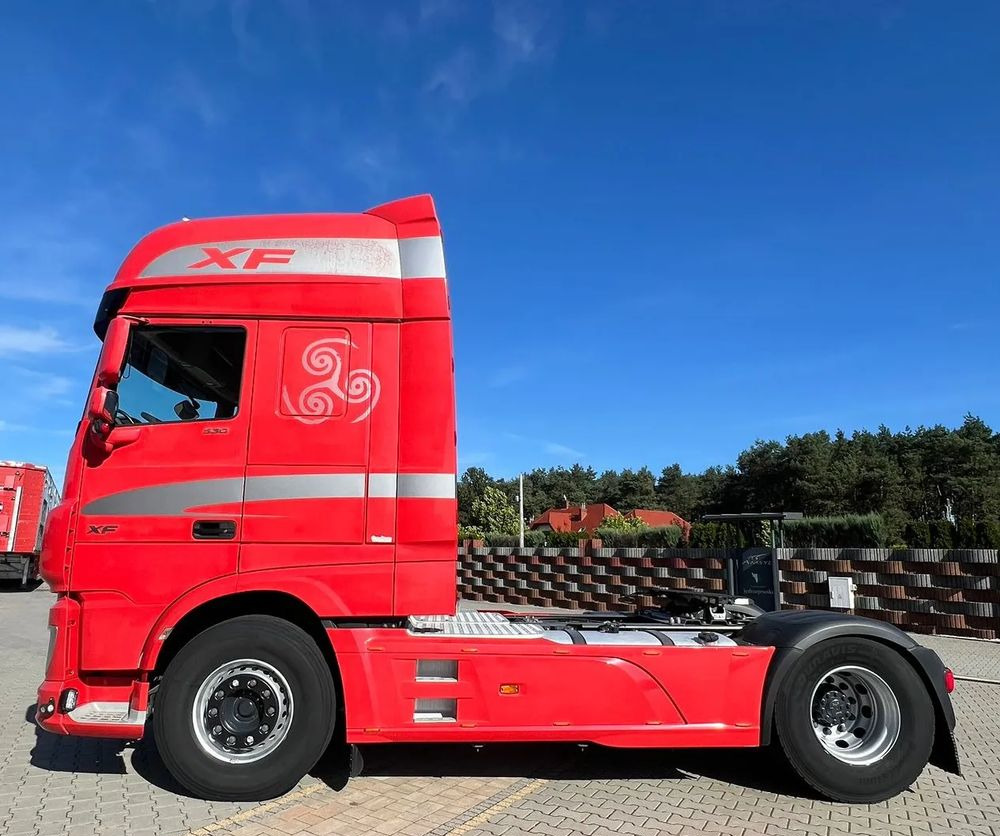 DAF XF 530 Super Space Cab | RETARDER | KLIMATYZACJA | EURO 6 | 2018 | 530 000 km - 牵引车:图2 DAF XF 530 Super Space Cab | RETARDER | KLIMATYZACJA | EURO 6 | 2018 | 530 000 km - 牵引车:图2